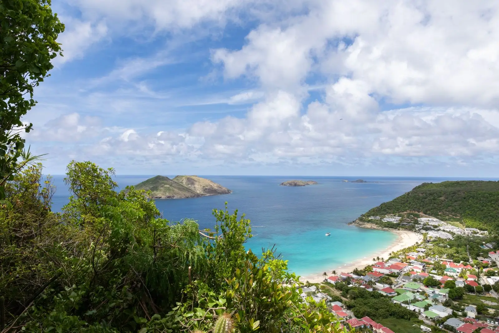Exclusivité - Terrain constructible avec très belle vue mer - Colombier - Photo 1